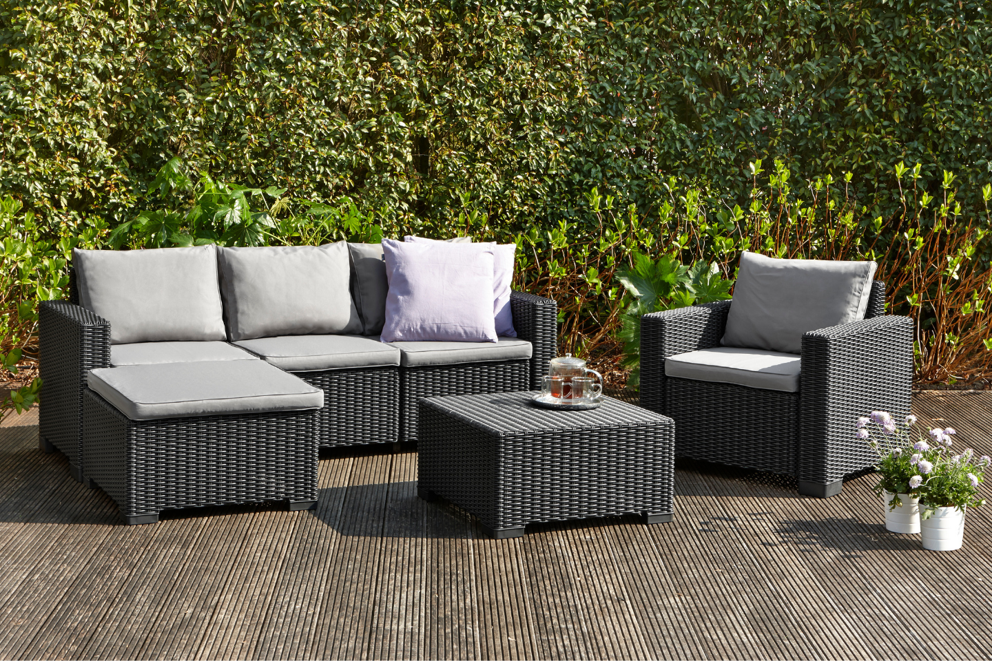 LOUNGE SETS
