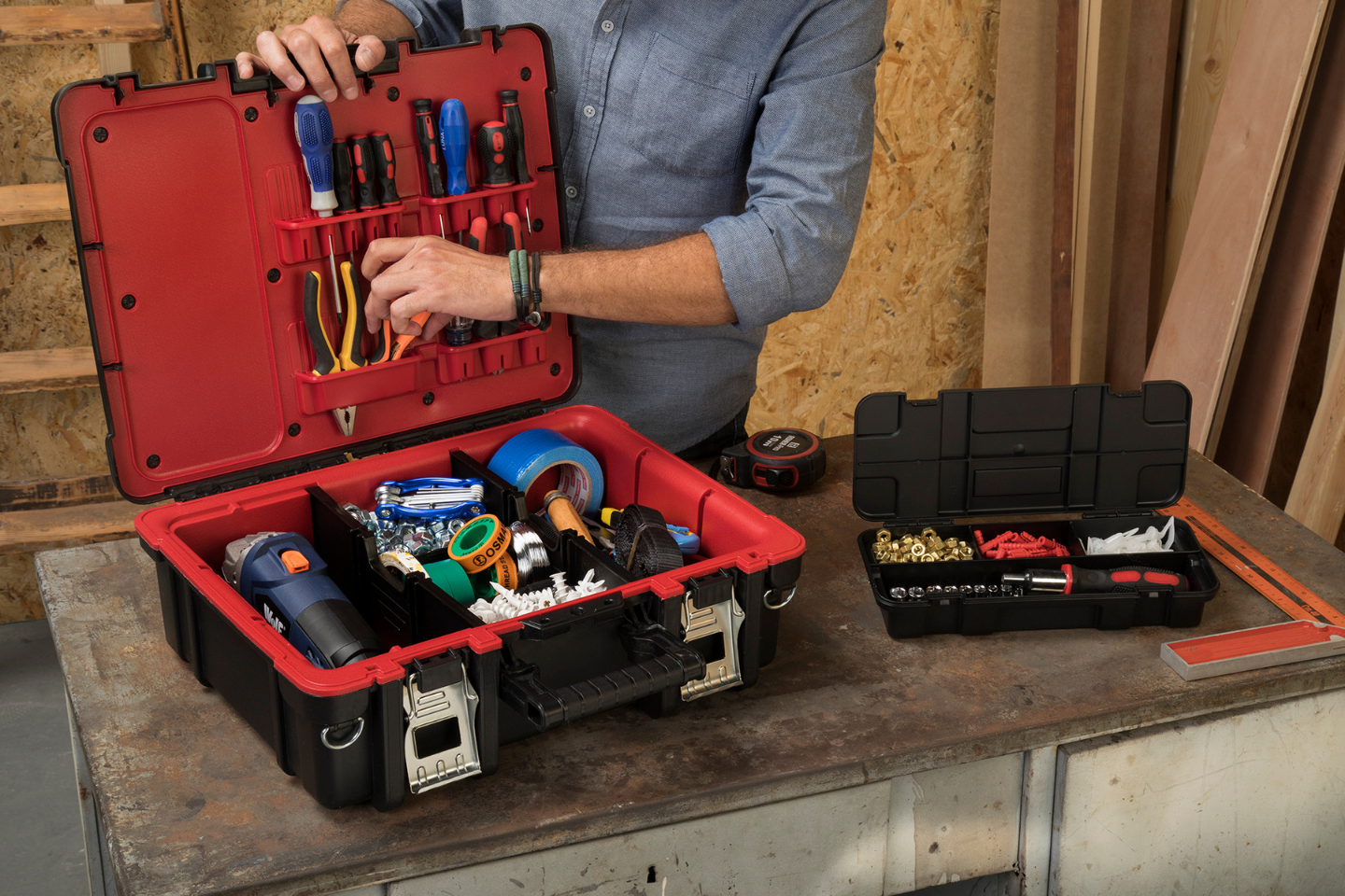 TOOL BOXES