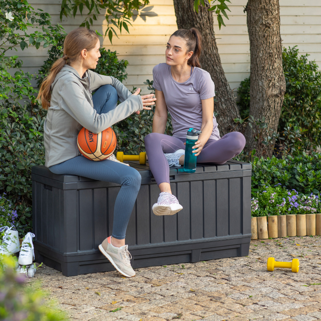 Kentwood Deck Box [Builders Warehouse]